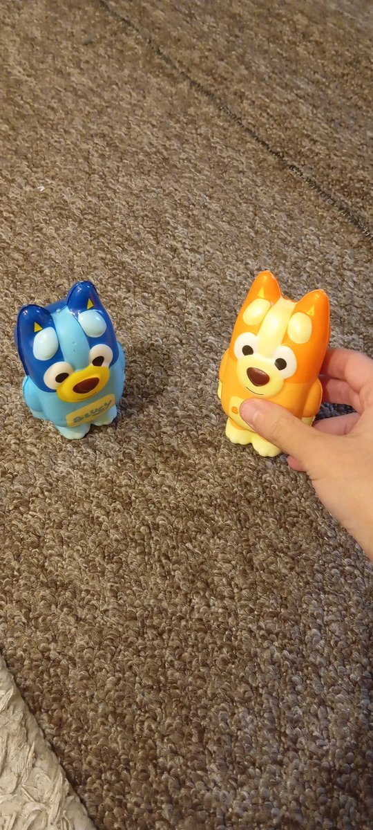 ILOVEFMRF's tweet photo. @OmiX_278 Doooooont care, playing with my toys https://t.co/4N56CDIgT9