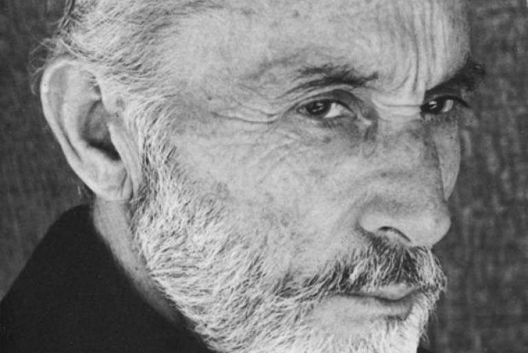 Μάνος Κατράκης: Πάντρευε στα μάτια, ήλιο και βροχή  tvxs.gr/apopseis/arthr…