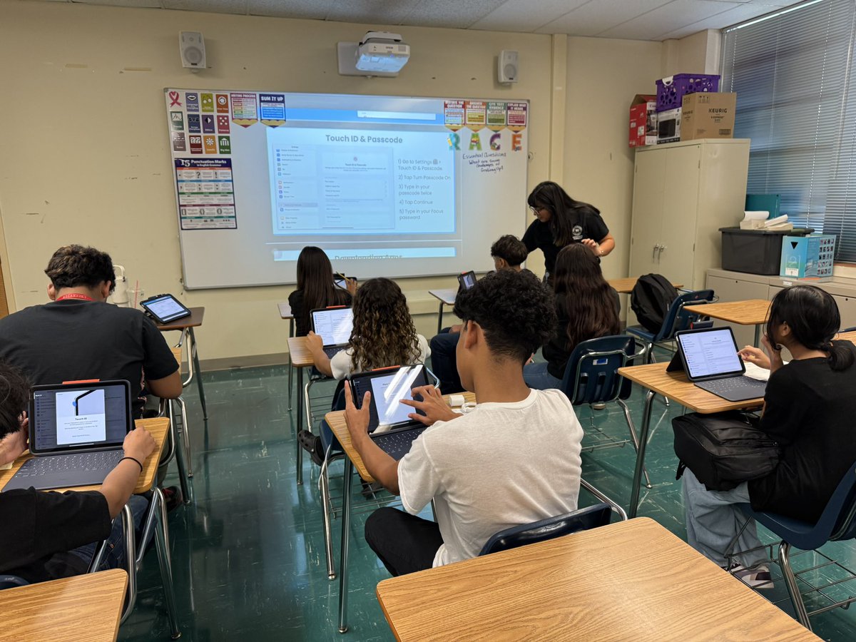 RISD iTeam tweet media