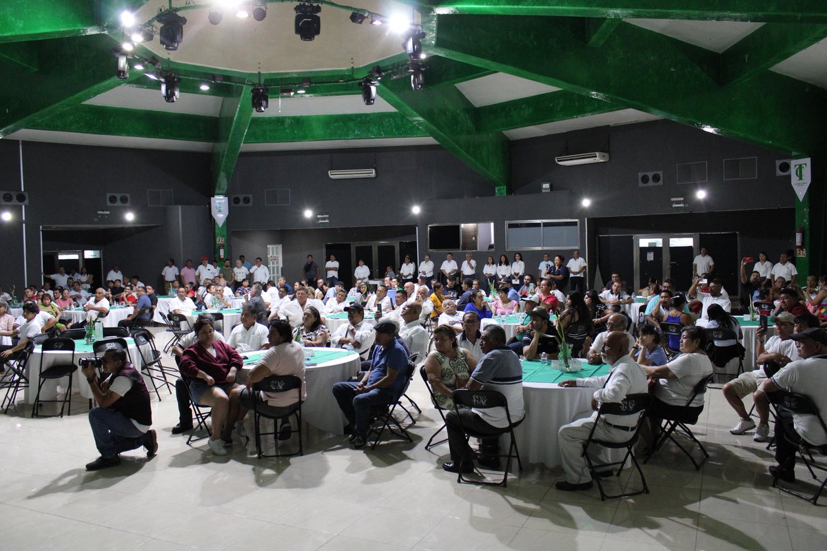 Me da gusto reunirme con operadores del sindicato, Andrés Quintana Roo en la ciudad de Cancún. Juntos mejoraremos la experiencia de viaje de cancunenses y turistas. Estamos avanzando hacia un futuro en movilidad, donde todos seremos parte de este proyecto.