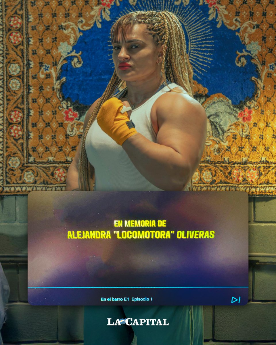 lacapital's tweet image. "EN MEMORIA DE ALEJANDRA 'LOCOMOTORA' OLIVERAS" 🖤

Se estrenó en Netflix la serie argentina "En el Barro" y su primer capítulo abrió con una placa dedicada a Locomotora Oliveras, quien interpreta a una mujer presa por matar a su marido en defensa propia.