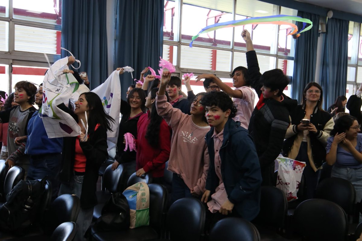Claudia Gauto (@cngauto) on Twitter photo Esta mañana en el Centro de Convenciones del <a href="/PCMisiones/">Parque del Conocimiento</a> disfrutamos de toda la energía de casi mil jóvenes misioneros representados en 30 colegios secundarios de toda la provincia. 🎉
▶️ Presentación de la tercera edición del Bono Estudiantil entre el <a href="/MDSMisiones/">Desarrollo Social Misiones</a> y el <a href="/iplyc/">IPLyC Misiones</a> Esta mañana en el Centro de Convenciones del <a href="/PCMisiones/">Parque del Conocimiento</a> disfrutamos de toda la energía de casi mil jóvenes misioneros representados en 30 colegios secundarios de toda la provincia. 🎉
▶️ Presentación de la tercera edición del Bono Estudiantil entre el <a href="/MDSMisiones/">Desarrollo Social Misiones</a> y el <a href="/iplyc/">IPLyC Misiones</a>