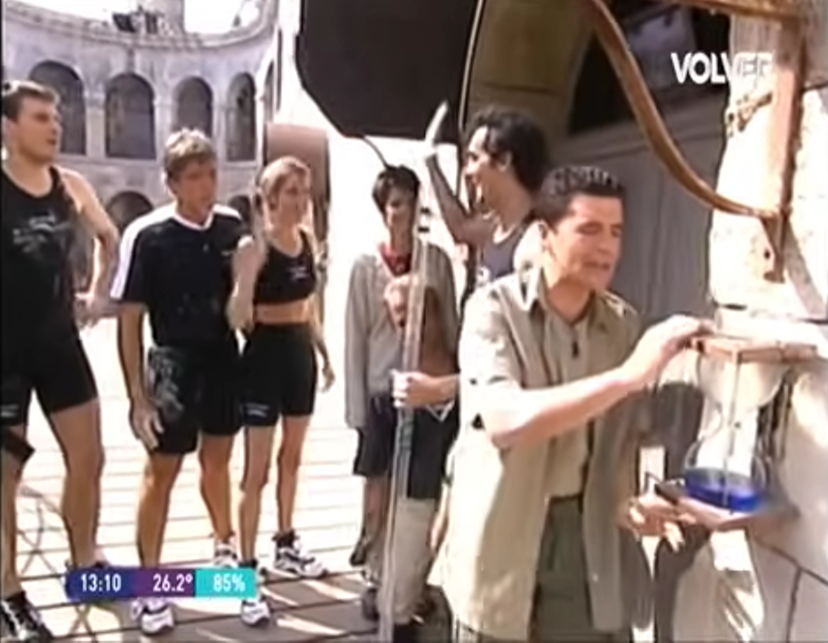 90Nostalgico's tweet photo. Fort Boyard, conducido por Julian Weich y Araceli Gonzáles (Año 1999) https://t.co/77z5HZYGRZ