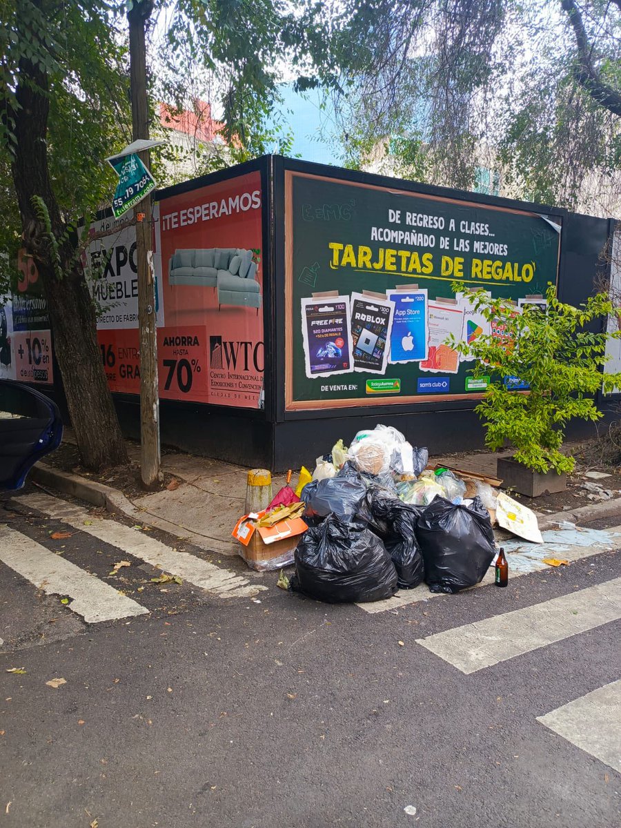 Se solicita atención  en la esquina de Galveston y Chicago, siempre dejan basura , el olor ya es fétido hay plaga de ratas y no nos hacen caso , llevamos años con este problema y ningún alcalde nos ha hecho caso. Nos ayudas ? <a href="/LuisMendozaBJ/">Luis Mendoza Acevedo</a> <a href="/BJAlcaldia/">Alcaldía de Benito Juárez</a>