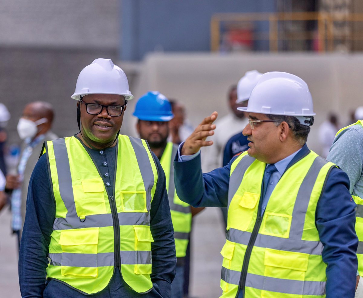 A proud day at Musanze Factory! Hon. Prime Minister Dr. Justin Nsengiyumva visited us today. Thanks to the Government’s support, we’re working towards a self-sufficient cement industry in Rwanda and boosting exports.