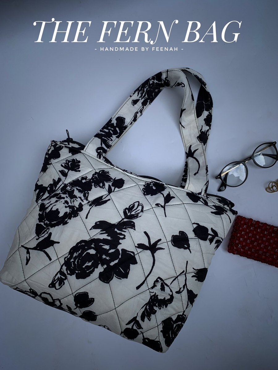 The Fern Bag🖤🤍

Frame 1?                    or                    Frame 2?

Price: 6,500 Naira
📍Ogba, Ikeja

Please retweet 
<a href="/YinkaDerek/">El’hadj Ragna</a>