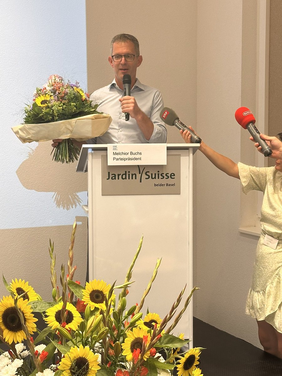 FDP_BL's tweet photo. Markus Eigenmann, der Gemeindepräsident von Arlesheim, ist der Kandidat der FDP Baselland für die Ersatzwahl des Regierungsrats am 26. Oktober 2025. Herzliche Gratulation! Go, Markus! Die @FDP_BL steht hinter Dir! 💙 https://t.co/FOufWAFibi