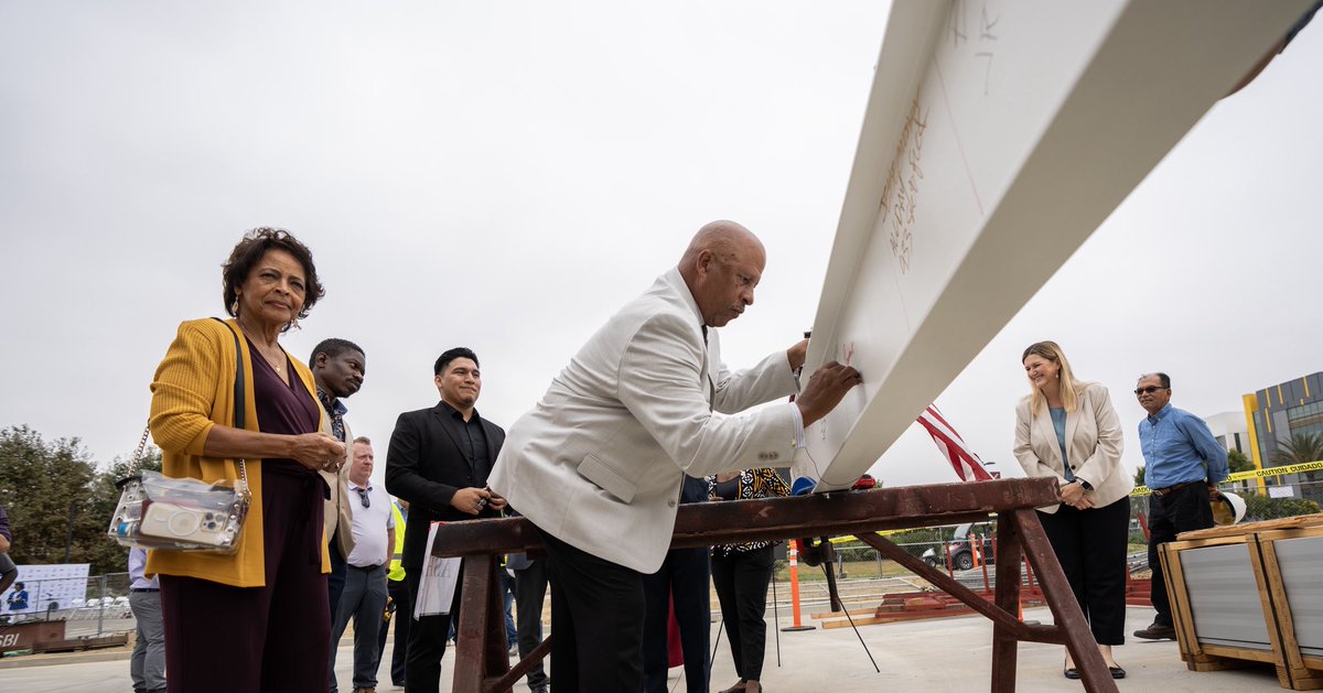 CSUDHPrezParham's tweet image. Today, I had the honor of attending the @DominguezHills Steel Beam Ceremony, a momentous occasion celebrating the progress of Student Housing Phase 4, the Dining Commons, the Health &amp;amp; Wellness Center, and the Occupational &amp;amp; Physical Sciences Building.