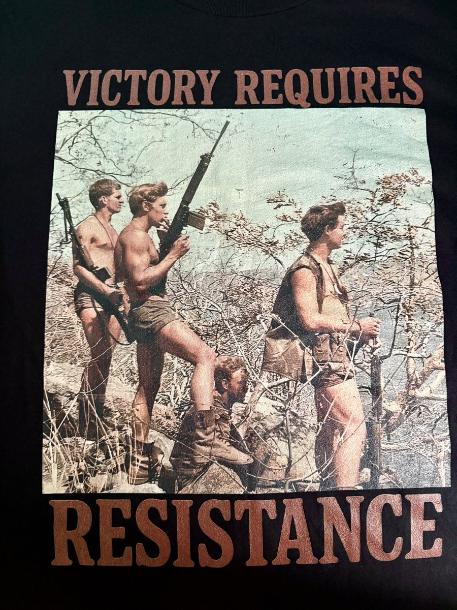 JangusV3's tweet photo. #rhodesia #bushwar #fnfal my shirt for drinks with my gunrunner tonight https://t.co/4hrojqv0Fs