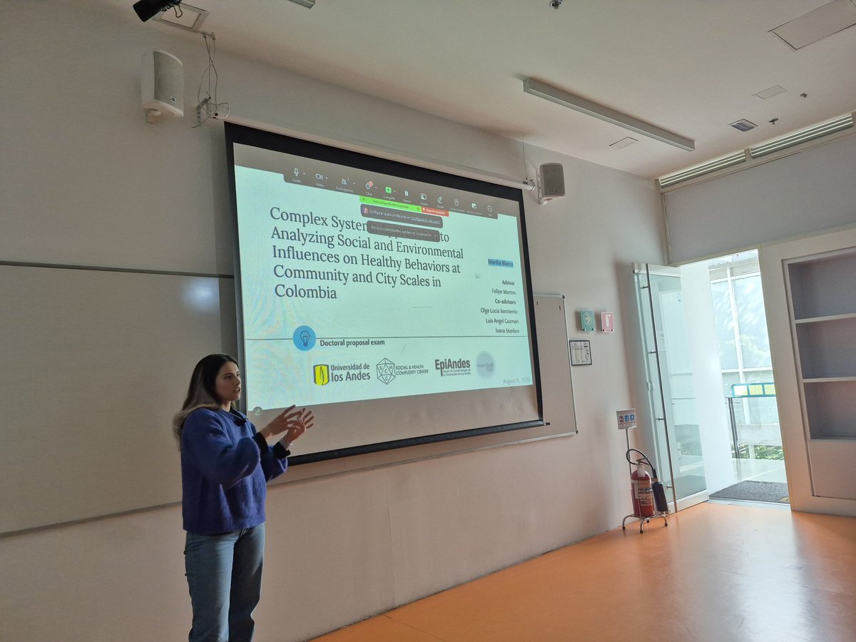 GrupoSUR_UAndes's tweet photo. Hoy en nuestra reunión de grupo, contamos lo que están haciendo los estudiantes doctorales y de maestría, aprendiendo entre todos. Generamos conocimiento que va más allá de la ingeniería: enfoque de género, salud, sistemas complejos y accesibilodad como derecho⬇️ https://t.co/YtwqkbuG9w