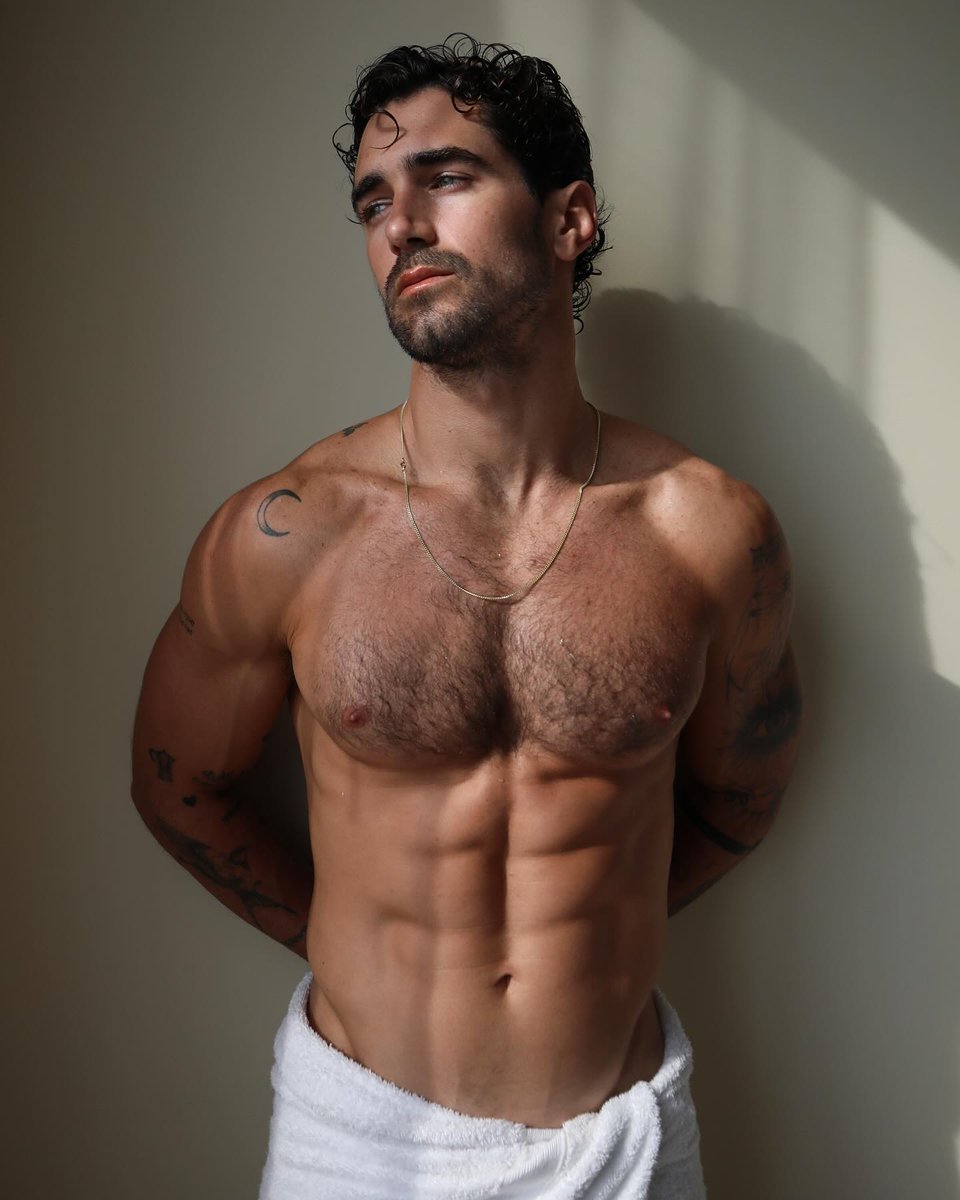 Alejandro tweet media