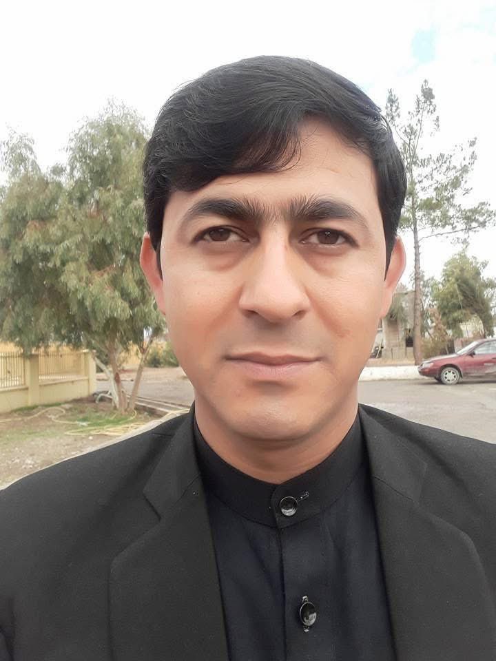 DNayaab's tweet photo. بریالی انسان هغه دی، چې د هغه د لاسه بل انسان رب ته د شکایت  کولو اړتیا پیدا نکړې. د عالې تحصیل، لوړ مقام، لوی بزنس، پانګه،جایداد ، قصرونه  وغیره… خاوندان هیڅکله بریالې خلک نشې ګڼل کیدای، په هغه صورت کې چې د خلکو زړونه ترې بې موجبه ازار وې او څښتن تعالی ته ترې شکایتونه کوې… https://t.co/JkHiWK3nP0