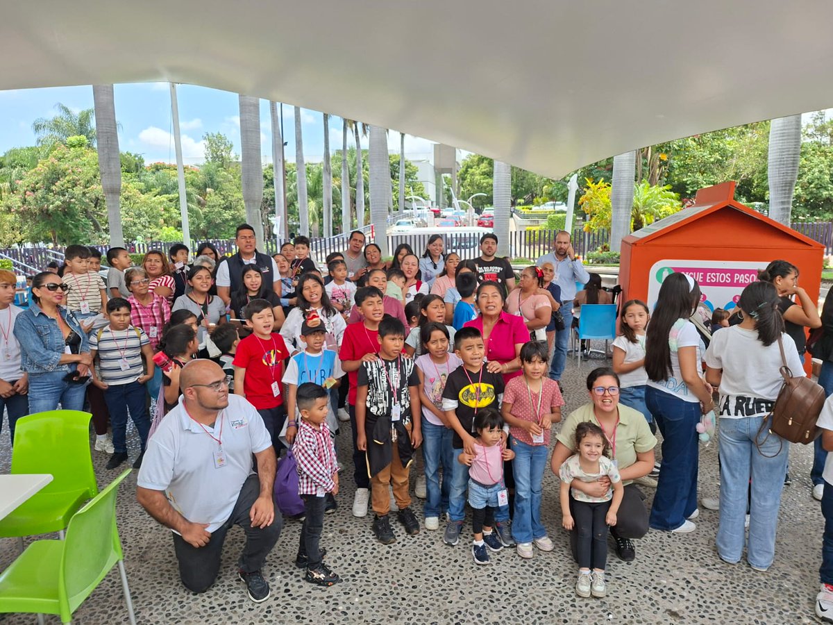 DiegoTorresPCM's tweet image. Los niños de Colonias Unidas pasan el día de hoy en el Museo de Niño. Destacamos que fueron trasladados y cuidados por la colectividad de abuelas, maestras y organizadores, pues en la individualidad bastantes hubieran quedado fuera.
