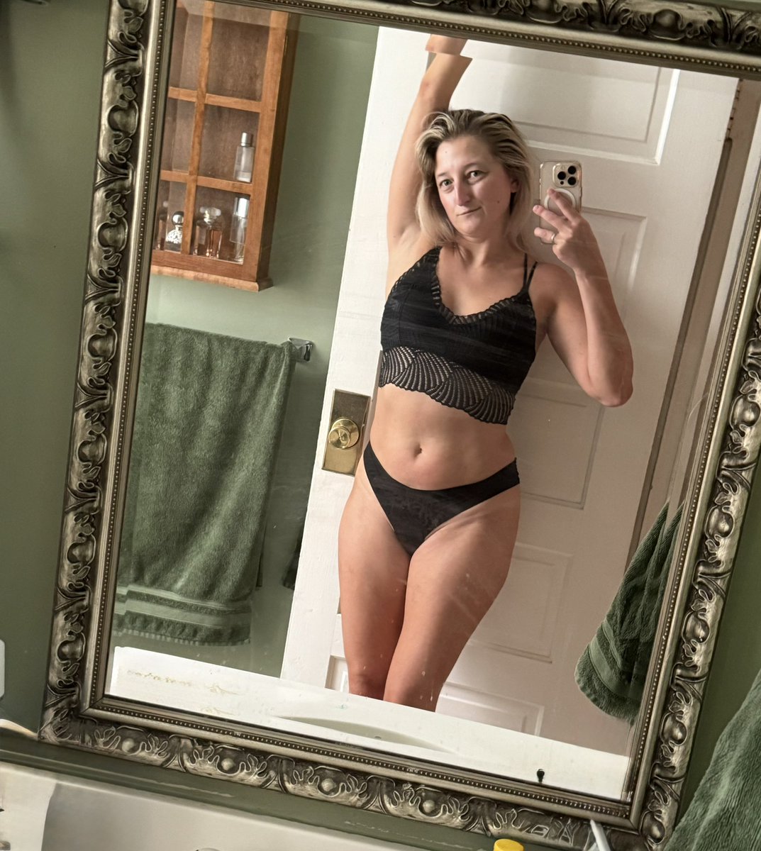 Feeling a little thirsty this Thursday? Lace up and let’s quench it together 😉🖤 #ThirstyThursday #BlackLaceVibes #TeaseAndPlease