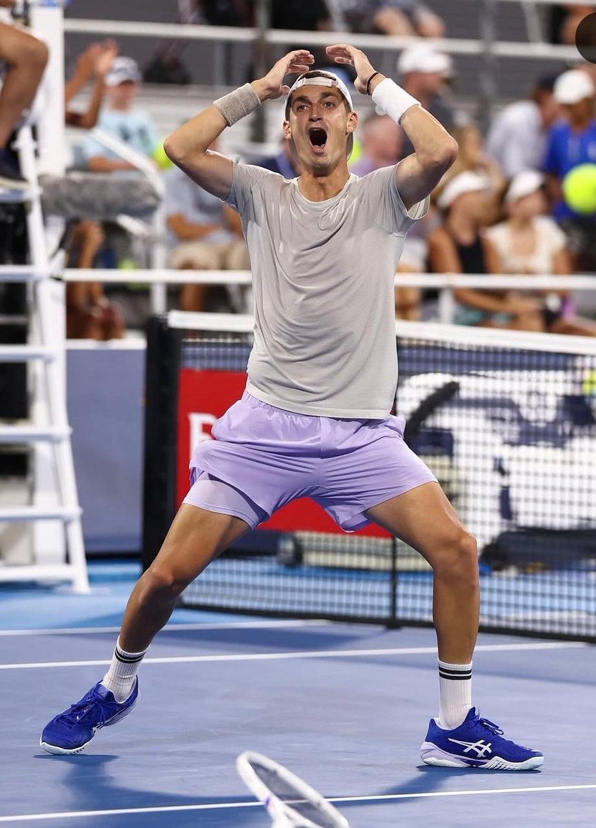 TERENCE ATMANE 🇫🇷 POURSUIT SON RÊVE ! 

VICTOIRE EN PATRON, SUR RUNE, 6-2 6-3. 

Il l'a complètement détruit du début à la fin, C'EST FOU C'EST BEAU. 

NEXT ? SINNER EN 1/2 ? ET SI ON RÊVAIT ????