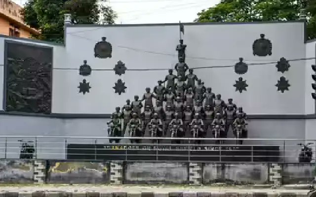 Newskarnataka's tweet image. Bengaluru’s living monuments of India’s military pride

#BengaluruHeritage #MilitaryPride #IndependenceDay2025 #ArmedForcesTribute

newskarnataka.com/s/soakeh