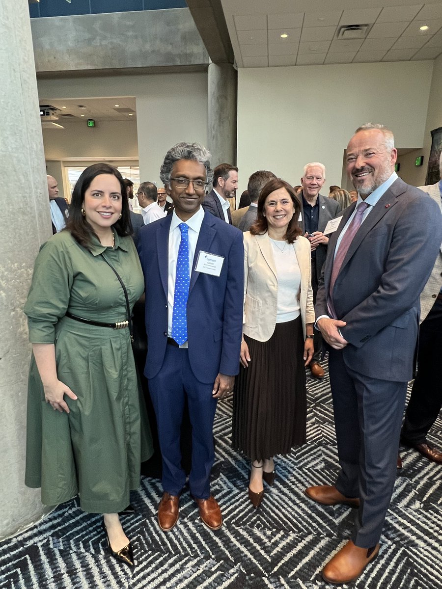 LuisaforTexas's tweet photo. Our newest @SMU superstar Deans w/ Dallas Fed President Lorie Logan. Together thanks to the power of connection of the @NDCC
Pony up 🐴⬆️ #Dedman #Cox https://t.co/Huuj3lW33I