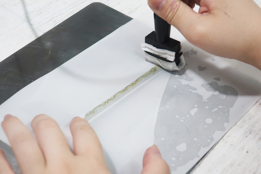 【💕STANDARD WORKSHOP💕電解マーキング】

金属に化学反応を起こして印刷する電解マーキング⚡️

1点からアイテムが印刷できるワークショップがあります～！！
お気軽にステンレスのタンブラーやカトラリーをつくってみませんか～？✨

ご予約受付中～🐤🐤
jam-p.com/blog/standard-…