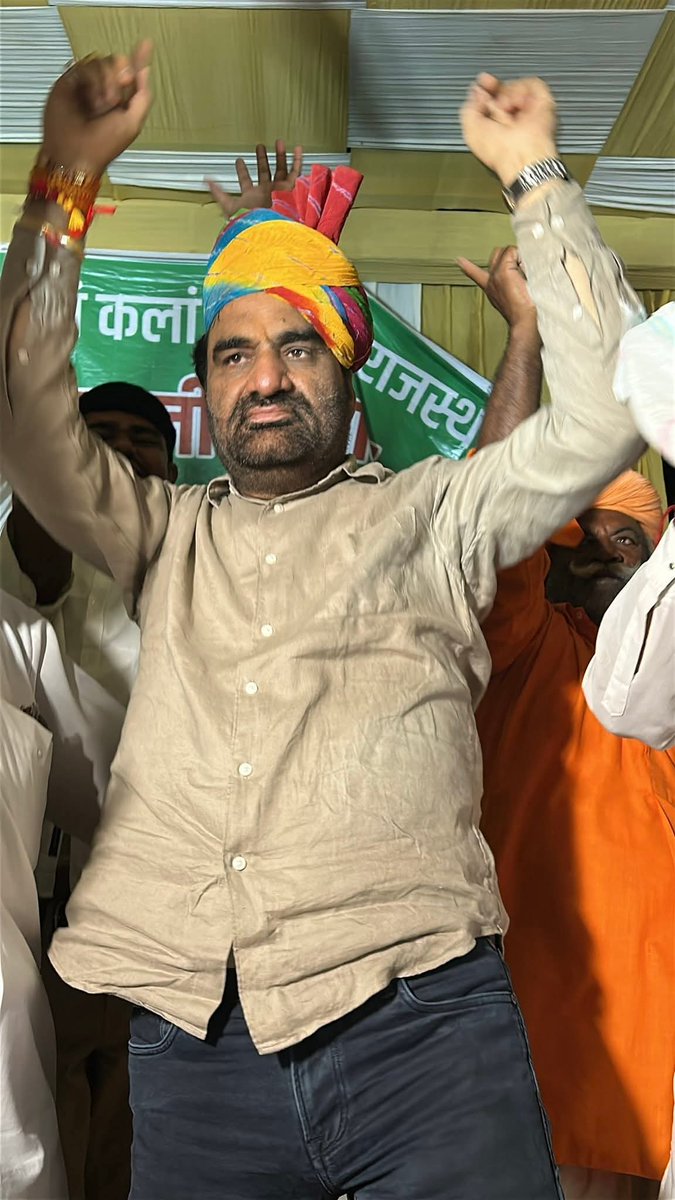 JSMedia336533's tweet photo. हनुमान बेनीवाल ने अर्धरात्रि में सरकार से मांग मंगवाने की #ताक़त सिर्फ़ #हनुमान_सेना के पास ही है 15 मिनट पहले #ऐलान और #रिजल्ट आपके सामने
#हनुमान_का_जोधपुर_कूच
#Hanuman_Beniwal
#Rashtriya_Loktantrik_Party
#rlp
#सालवाकला
#jsmedia
#jodhapur https://t.co/eFTW1Lh8ai