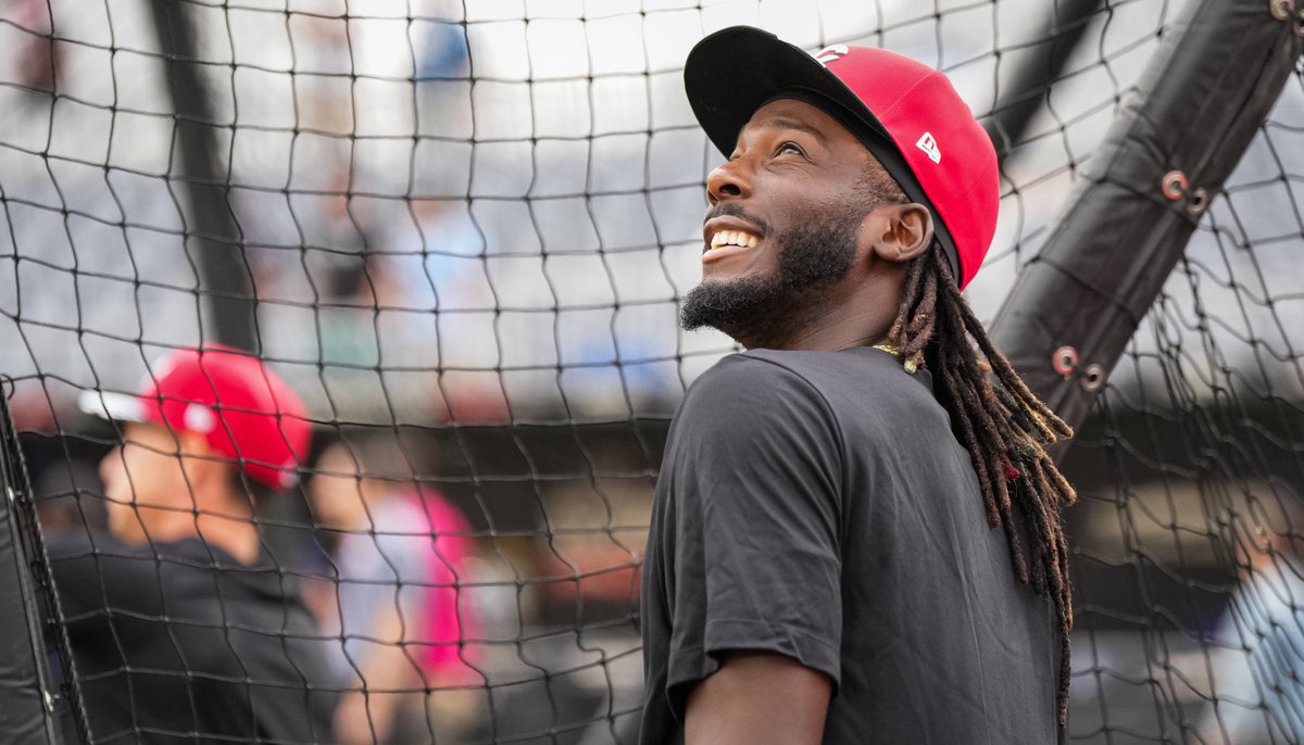 With the Mets loss tonight, the #Reds are now only 0.5 games back from a playoff spot.

👀