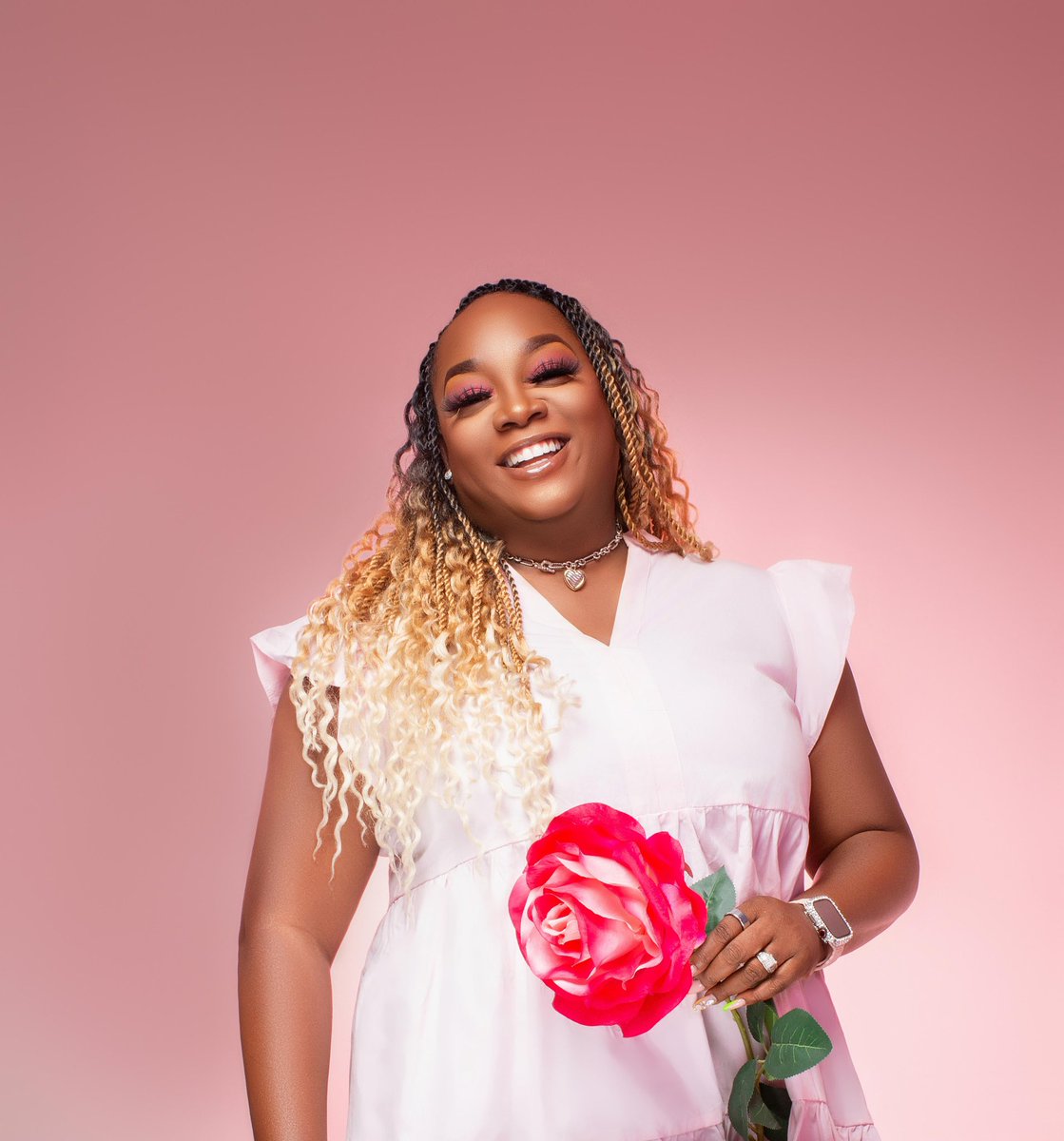 Bennique's tweet photo. Birthday captures…🤏🏾

📸 Divine Images
👗&amp; 👡 @amazon 
Hair:  Jemalee Thompson 
Make up: Be-unique Beauty (me) 
Smi
Thank you to EVERYONE for the birthday wishes! 

#birthdayphotoshoot #birthdaygirl #birthdaycelebrations #anotheryearolder #augustbaby #birthdaylove #divineimages https://t.co/yoxkEq58Cb