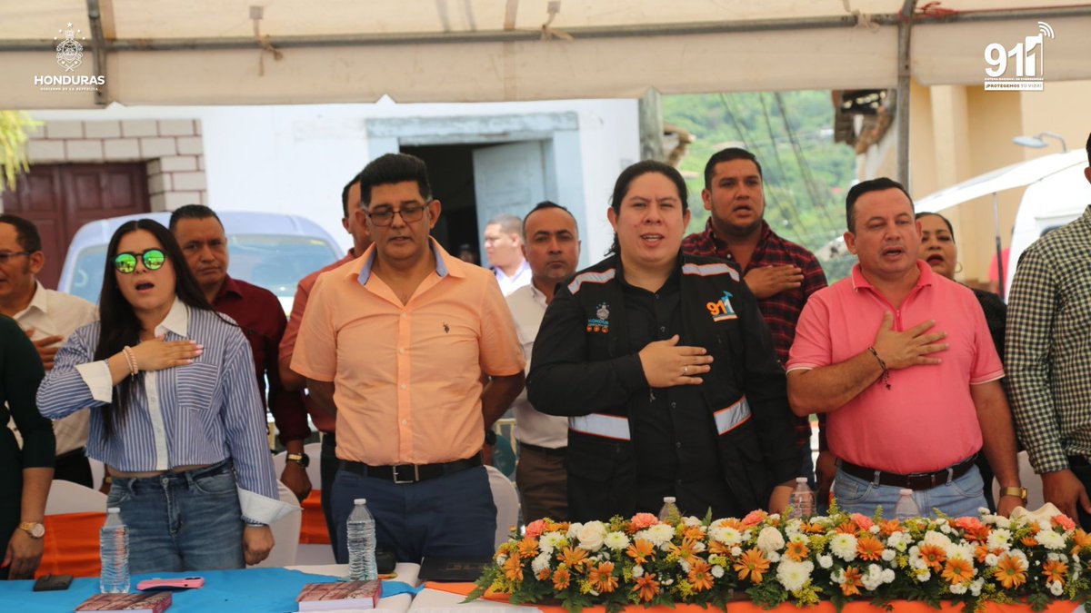 911Honduras's tweet photo. 🔴 Yuscarán, El Paraíso, avanza con el Proyecto Seguridad al 100

Gracias al compromiso de la presidenta @XiomaraCastroZ con la seguridad y la atención de emergencias, el 911 inauguró cámaras de videovigilancia y un despacho de UREM https://t.co/W2lf50eIun