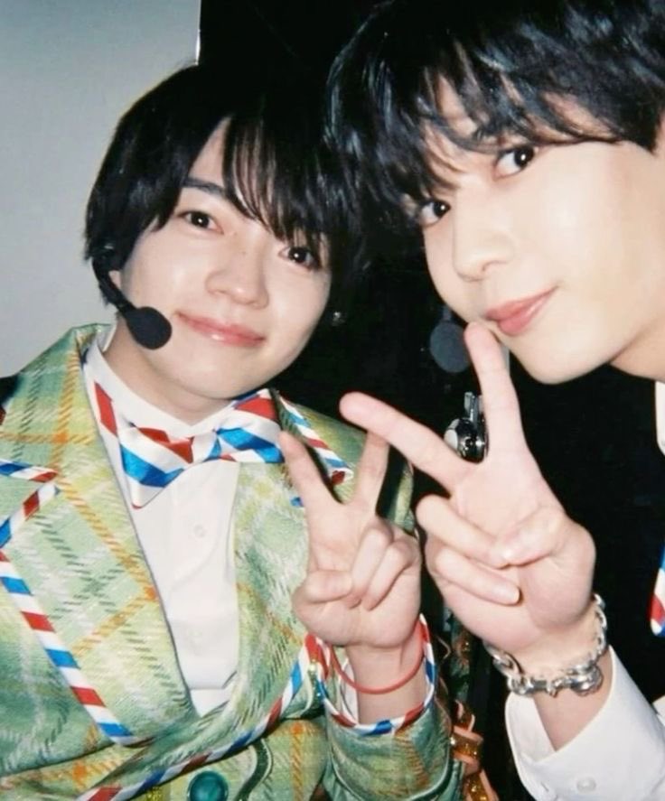 ♡ちいか♡ページ 長尾謙杜くん ライブ衣装 長尾謙杜のファッションチェックと『Doki it』 | TikTok