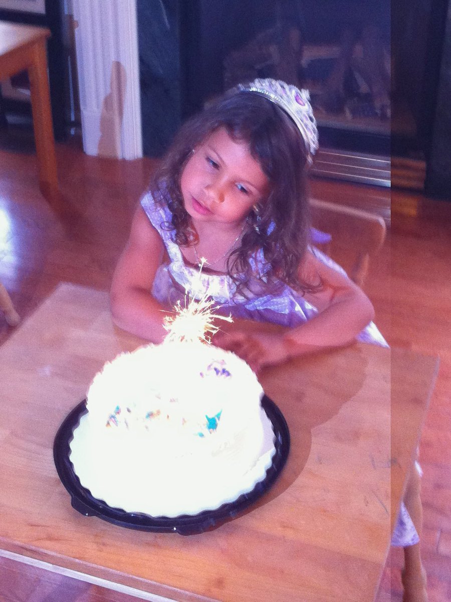 leah 🦢 tweet media