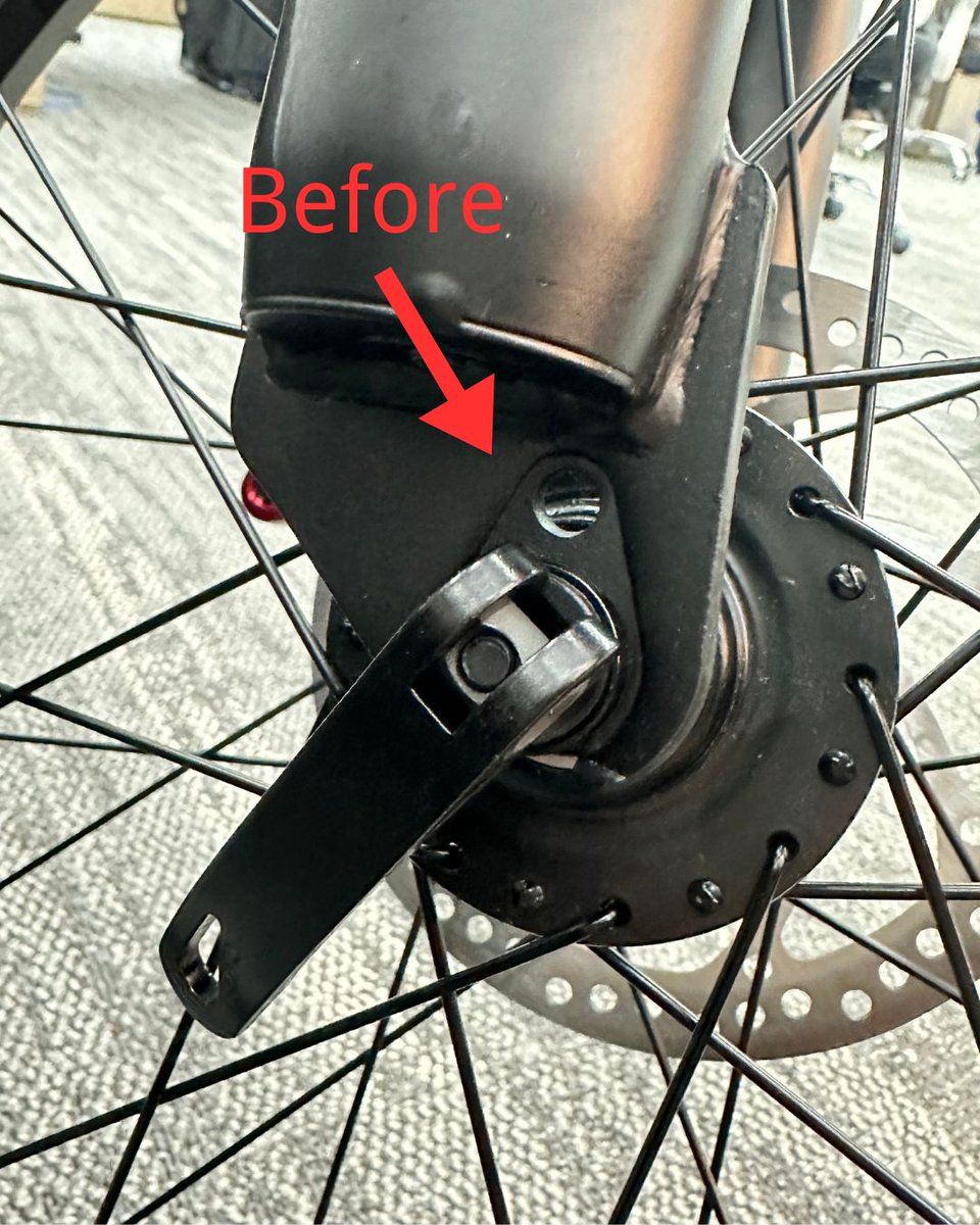 amyetebike's tweet image. ⚠️Ride Safe, Check First! ⚠️
Before every ride, make sure your safety hook is properly installed.
A 10-second check could prevent an accident. Your safety is worth it. 🚲💙
#EBikeTips #EBIKE #ElectricBikeTutorial #CyclingLife #amyetebike #electricbike