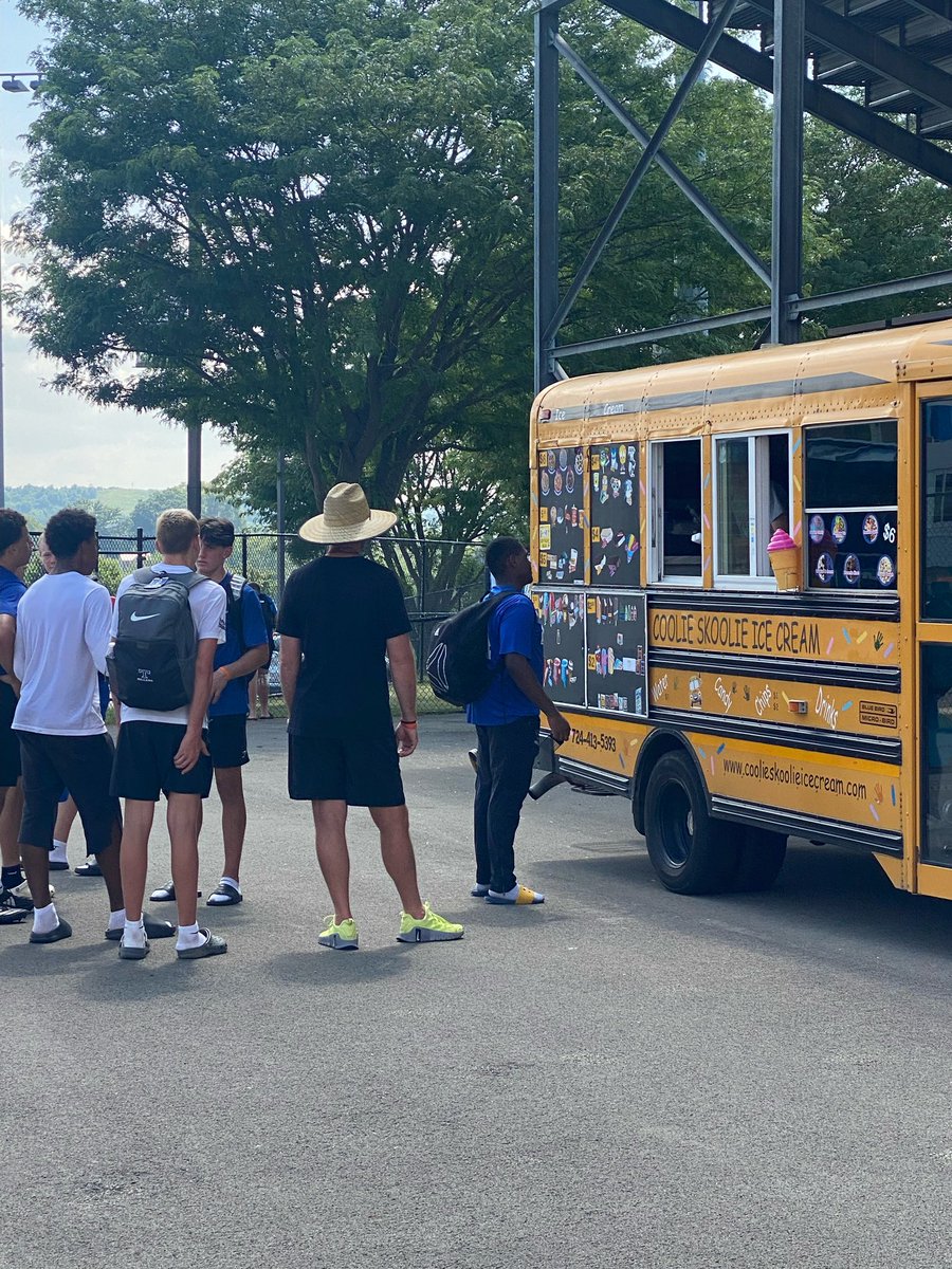 Trinity Hillers Varsity Football tweet media