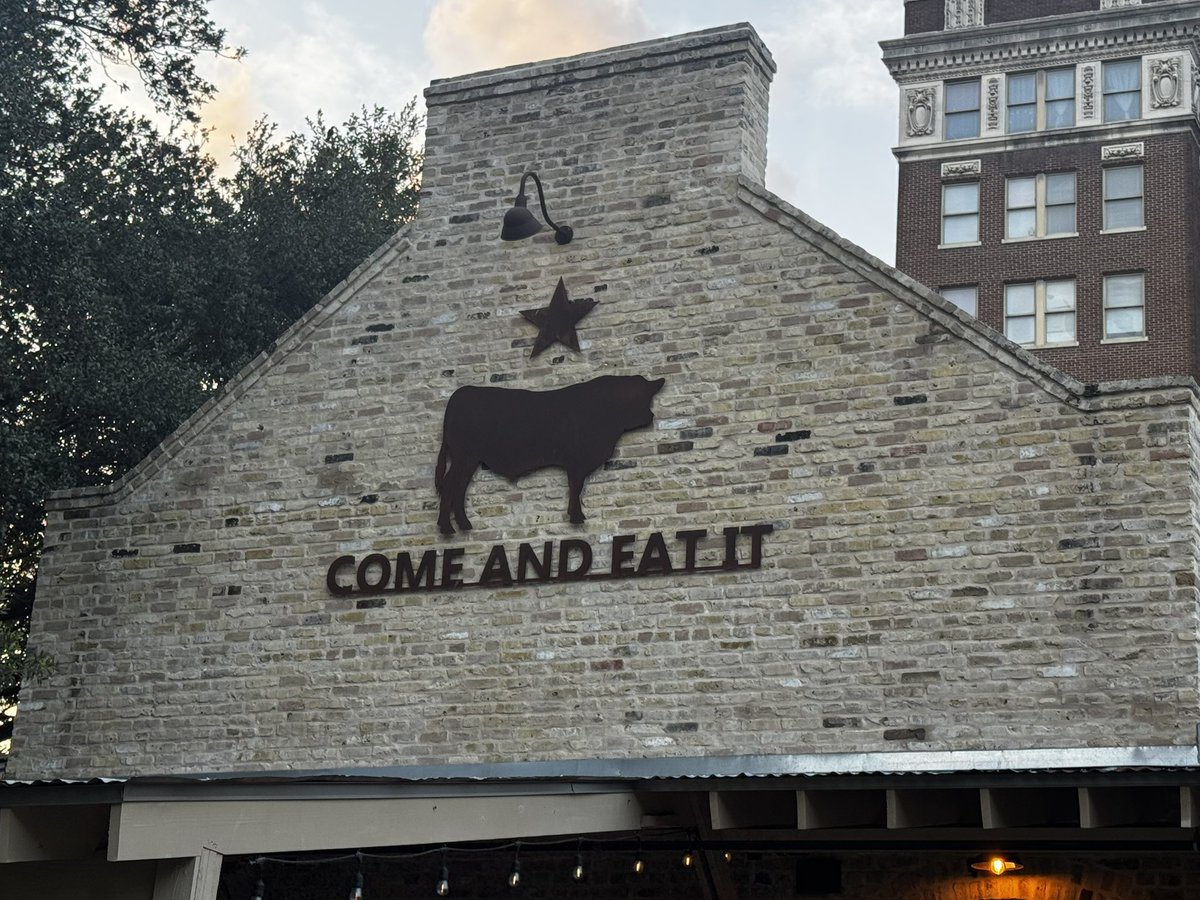 Dinner from <a href="/PinkertonsBBQ/">Pinkerton's Barbecue</a>  tonight. I wish I could describe how amazing it was. Best I’ve had in years. Maybe decades. 10/10 would recommend.