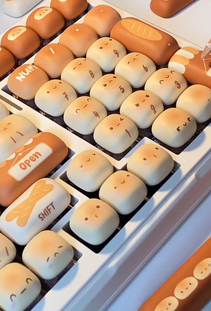 Barbiexbam's tweet photo. ใครเบื่อคีย์บอร์ดเดิมๆ นี่เลยคีย์บอร์ดก้อนขนมปัง 🍞 ดีไซน์น่ารักสุดๆ กดแล้วเพลินมาก เสียงตอนกดฟินสุดๆ เหมาะทั้งสายทำงานและเล่นเกม เพิ่มความน่ารักให้โต๊ะทำงานได้เยอะเลย 🫶🏻
📍Shopee : https://t.co/QTiLCK16Zn
แนะนำร้านลิขสิทธิ์ของแ��้รับประกัน 1 ปีส่งจากศูนย์ไทย 👍🏻
#คีย์บอร์ดขนมปัง https://t.co/RdFJfavaET