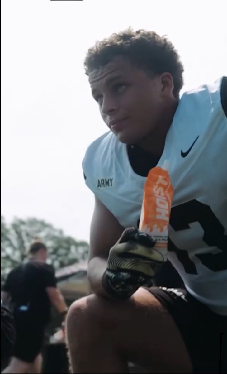 drinkhoist's tweet photo. Battlefield Tested. Warfighter Approved.
@ArmyWP_Football @ConorHughes67 #ArmyFootball #DrinkHOIST https://t.co/i6gmGm01dy