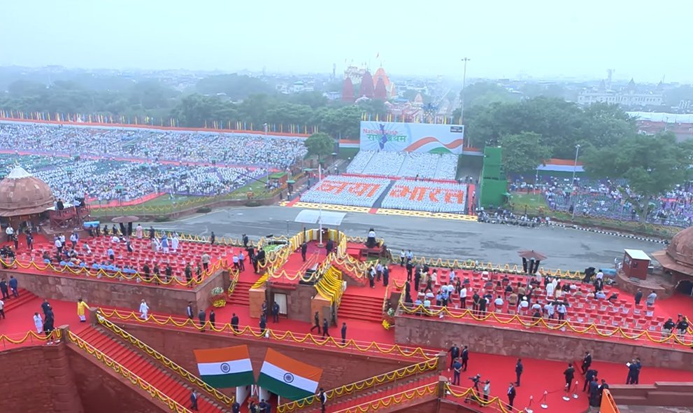 armywaleh's tweet image. आप सभी को स्वतंत्रता दिवस की हार्दिक शुभकामनाएं। मेरी कामना है कि यह सुअवसर सभी देशवासियों के जीवन में नया जोश और नई स्फूर्ति लेकर आए, जिससे विकसित भारत के निर्माण को नई गति मिले। जय हिंद!
#15August2025 
#IndependenceDay2025 
#virl #today
#festival