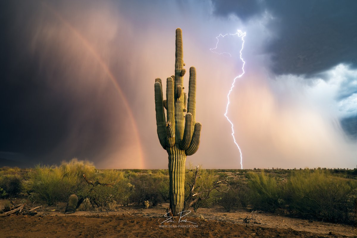 OOOO Just found this on the other camera from last night! #azwx #monsoon2025 #landscapephotography #photography #arizona #tucson