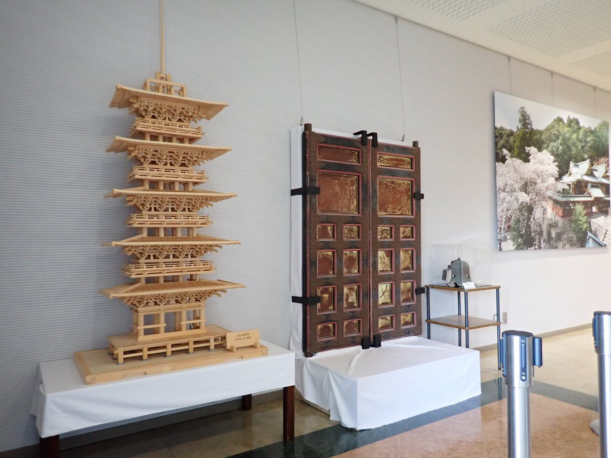 扉の色が……？】 現在、博物館にて公開中の五重塔の扉ですが、本日より