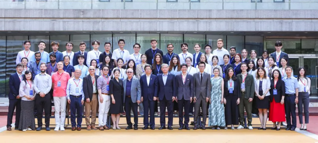 CUFE1949's tweet image. 🌍📝 #CUFE&apos;s 10-Day International Doctoral Forum brought together a Nobel Laureate and 43 PhD students from 16 top global universities!  

From #AI-driven finance to the digital economy, the forum covered multidisciplinary frontiers, fostering cross-cultural academic exchange and…