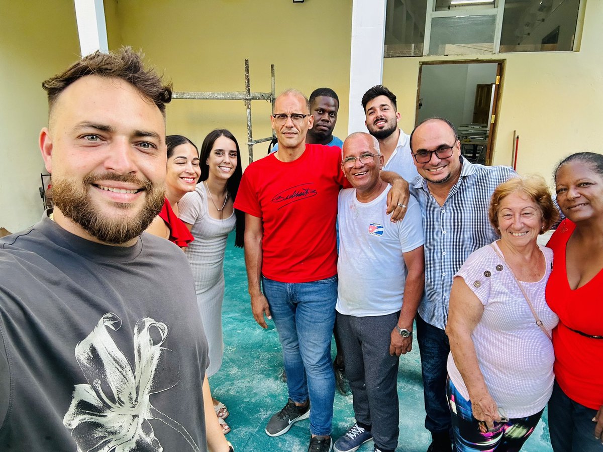 Se trabaja aún a estas horas para la inauguración mañana del SAF "El Rampeño”….muy linda la obra de todos los que le han puesto el corazón a este lugar, pues mañana más familias en vulnerabilidad tendrán otro lugar; pensado y obrado para ellos!!!🫂
#PlazaEnElcorazón❤️