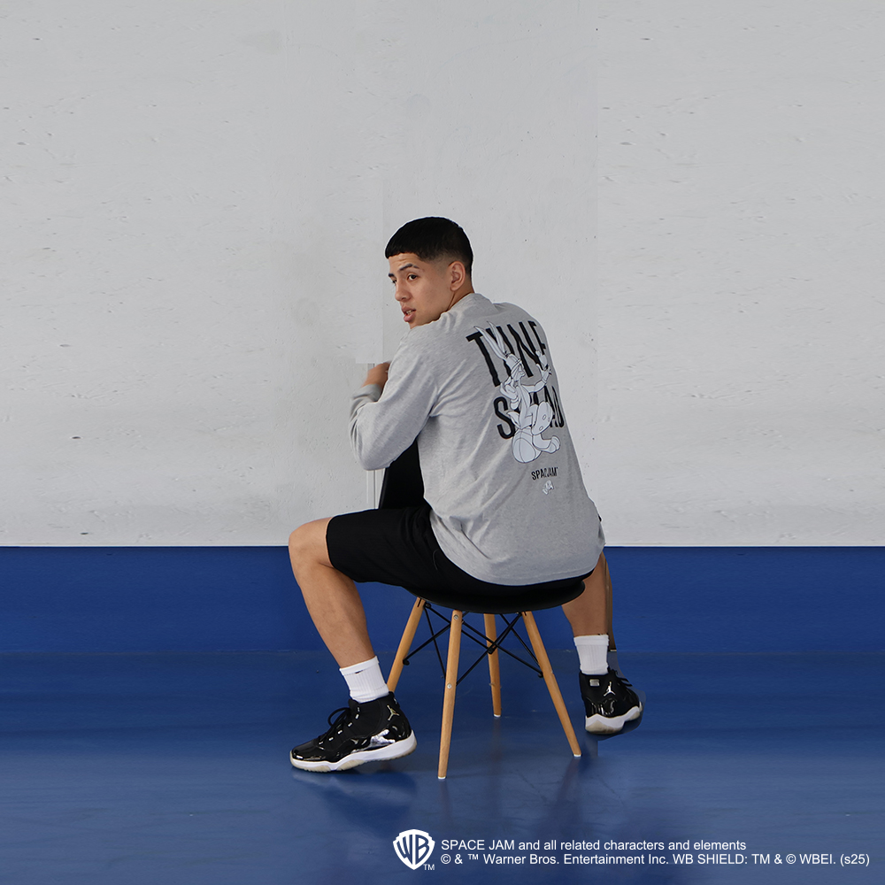__vaton__'s tweet photo. 【SPACE JAM x VENDRA】vaton
アスリート選手のブランドを扱うvaton。
VENDRAがこのカルチャーアイコンと融合し、ノスタルジーと洗練が共存する限定コレクションを展開。ファッションに、あの『SPACE JAM』のエネルギーを。@looneytunes_jp
#VENDRA #SPACEJAM #ルーニーテューンズ #バッグスバニー https://t.co/jYjPh2YeJY