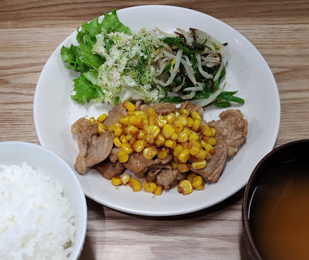 flat_ygn's tweet photo. 8月のふらっとよるごはん。は15日(金)18時〜です🏠

今月の提供メニューは、
「豚肉ととうもろこしガリバタ」
です。ぜひ食べに来てくださいね✋

#ふらっとよるごはん #こみっとプレイス #豊島区 #池袋 #居場所 #孤食 #みんなでごはん #ワーカーズコープ https://t.co/hQucuts3SS