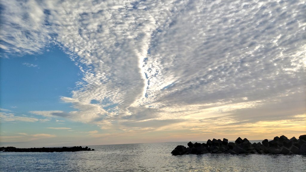 freedom_imi's tweet photo. 「まぁいっか」と気持ちに蓋してたのがやっぱり何度も起きてて「いい加減気付けー！」ってトドメ刺された😂
麻痺しててわからなくなってたけど、昔に怒れなくて蓋したやつ(笑)
遡ったら同じパターンが続いてた🤣
ちゃんと認識できてよかった。一歩前進✨
全部自分の世界だからね🌎
ひとりで怒ります😇 https://t.co/7eSStK0efe