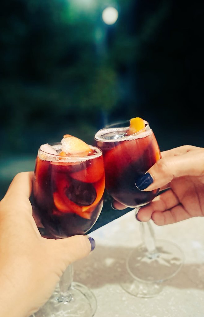 yakamoz27131660's tweet photo. Bazı hikayelerin devamı kursakta🥂

#Geceye #Canom https://t.co/FWwHC86kHI