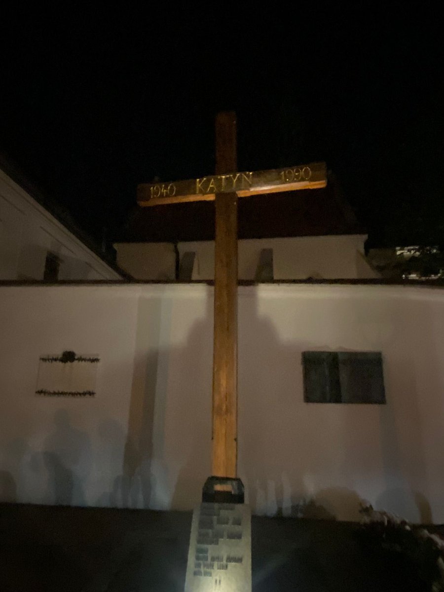 Carmenme (@carmenmemarin) on Twitter photo Esto ocurrió en Polonia , pero como no da dinero, ni tienen un relato que vender , ni la verdad necesita sostenerse con leyes ni con mentiras , no han hecho de ello una atracción turística ni un parque temático. Esto ocurrió en Polonia , pero como no da dinero, ni tienen un relato que vender , ni la verdad necesita sostenerse con leyes ni con mentiras , no han hecho de ello una atracción turística ni un parque temático.