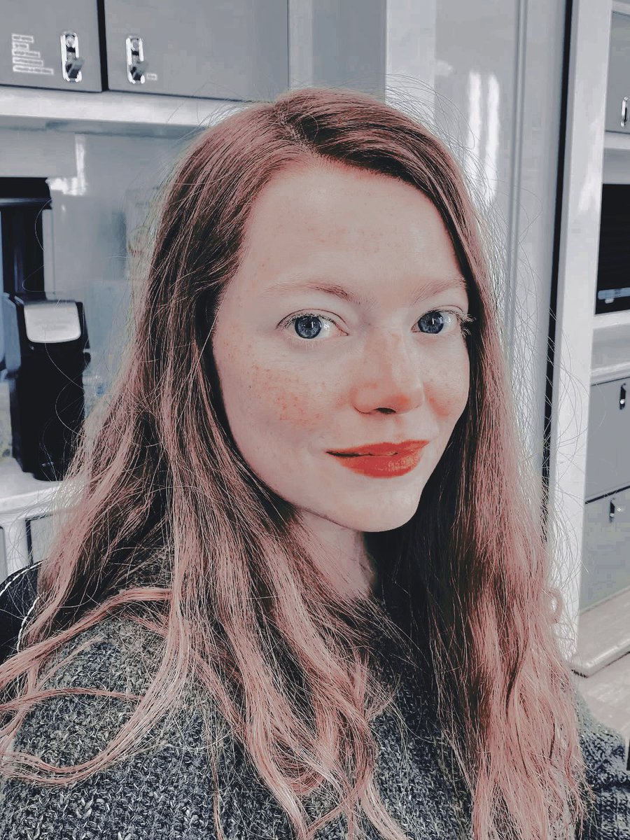 hello,  hi .ᐟ  * blinking  at  you  with  my  beautiful  nearly  invisible  lashes *