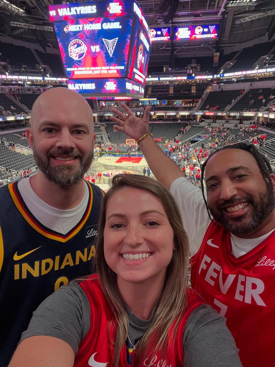 VisitIndy's tweet photo. Every game is a home game with the @IndianaFever 🏀🔥

With @Kelz_Hoop averaging 20 points per game and @THoward_6 shooting 55.2% from the field, there’s no stopping this team. 

🔗 https://t.co/owiN2UYGxT
📸 @eliottking via Insta https://t.co/28T1ZFjCia