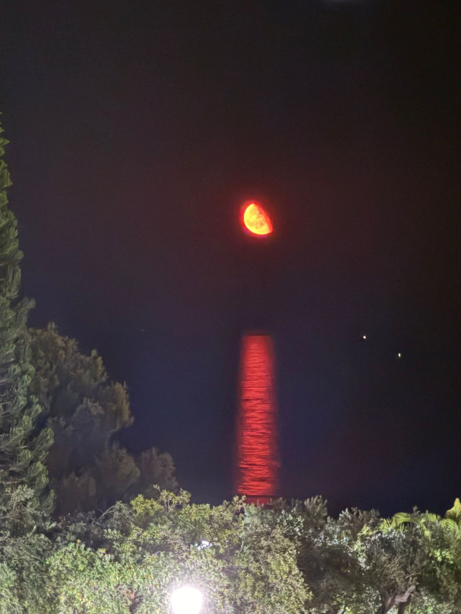 La #lunaroja ahora