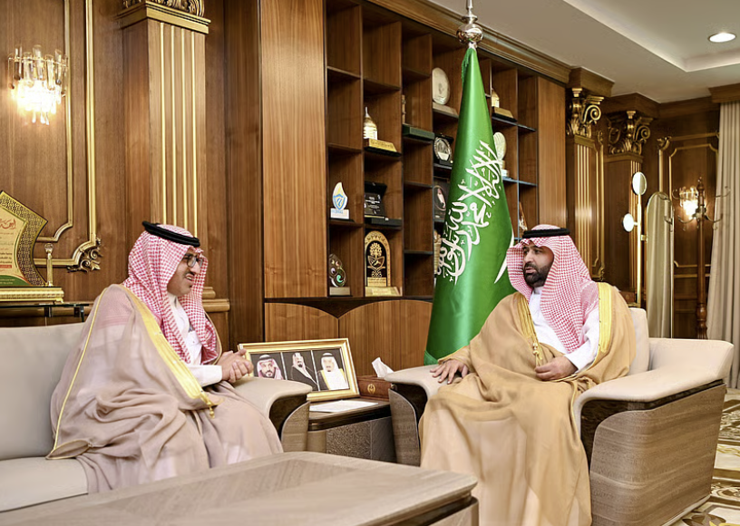 نستلهم من قيادتنا دعمها لقطاع #القهوة_السعودية لتمكين المنظومة. 
في <a href="/rang1_sa/">شركة رانج المحدودة</a> نحرص أن يكون #معرض_الكيف_بجازان_2025 داعمًا للجميع (مزارعين، مستثمرين وغيرهم).
انضموا رعاة أو عارضين: شريكنا التسويقي الحصري 0505770025
#الصورة: لقاء سابق لسمو أمير المنطقة مع المبدعين <a href="/SaudiCoffeeCo/">الشركة السعودية للقهوة</a>