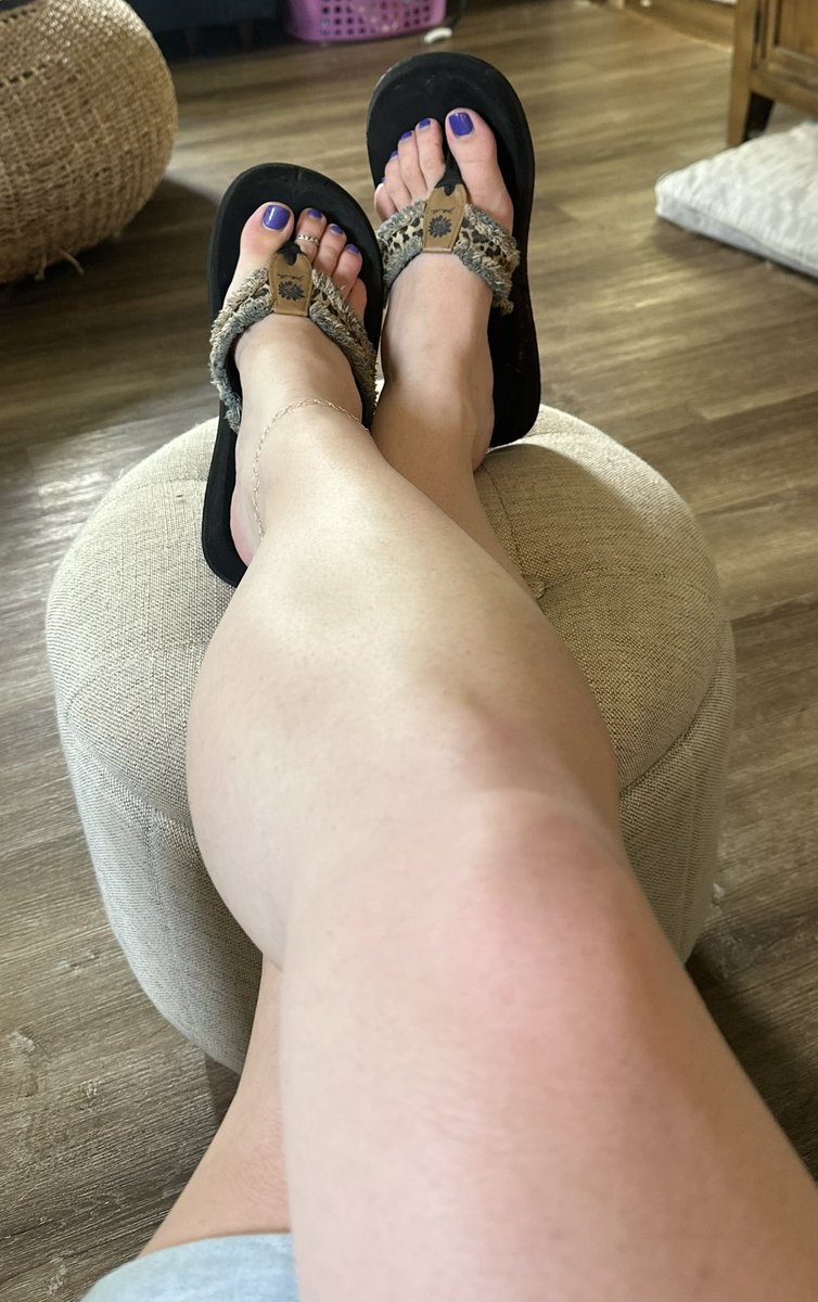 HGitl80098's tweet photo. #feet #feetworshi̇p #feetfetısh #feetpics #feetpicsforsale #feetfinder #footmodel #pinksoles #softsoles #longlegs #longlegsgirl #buyingcontent #lingerie #highheals #shoes #wet #naked #shower #herfeet #perfectfeet #hillbillygirl https://t.co/Oed30OACDd