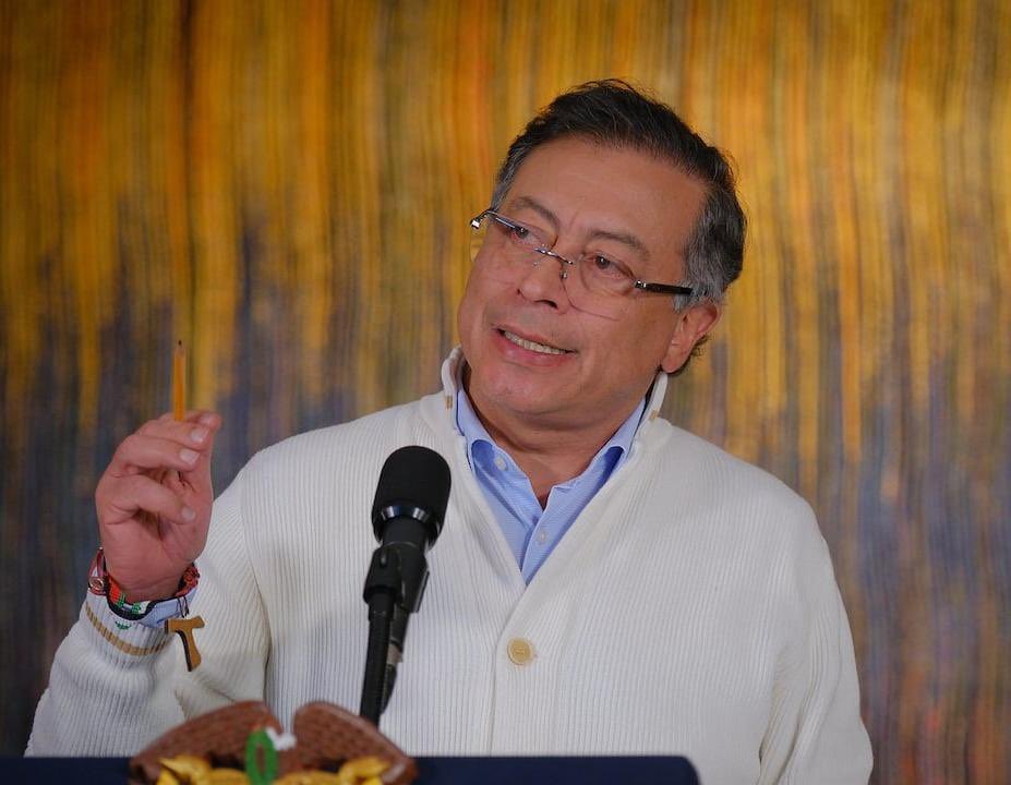 Encuestas & Cifras (@encuestascifras) on Twitter photo #ATENCION
¿Usted tiene una imagen favorable o desfavorable del presidente Gustavo Petro <a href="/petrogustavo/">Gustavo Petro</a>?
🔁 Favorable
❤️ Desfavorable #ATENCION
¿Usted tiene una imagen favorable o desfavorable del presidente Gustavo Petro <a href="/petrogustavo/">Gustavo Petro</a>?
🔁 Favorable
❤️ Desfavorable