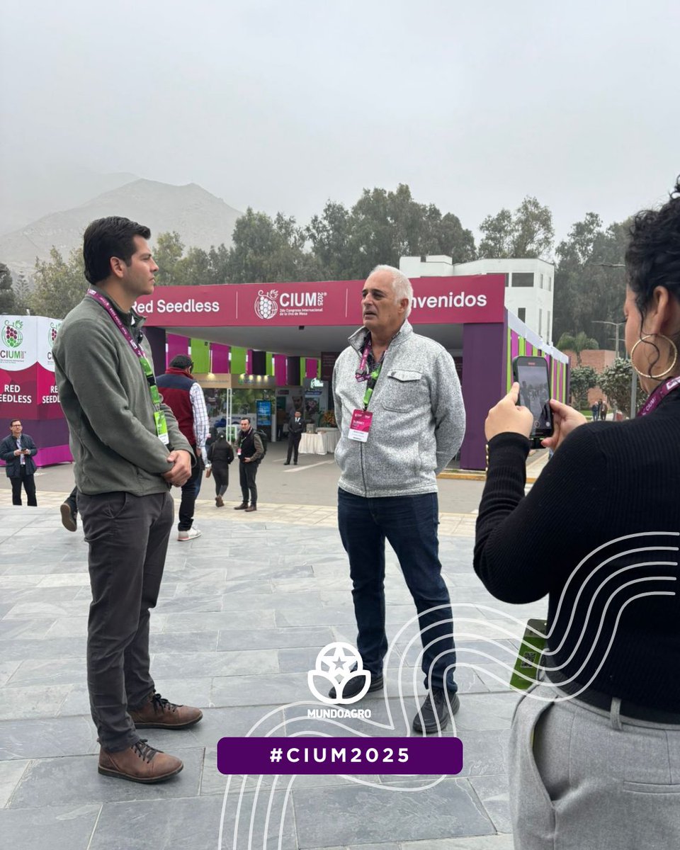 mundoagrochile's tweet image. [PERÚ] 🍇¡Estuvimos presentes en el segundo Congreso Internacional de #PROVID #CIUM2025, realizado en Lima, Perú!

El encuentro reunió a destacados profesionales de la industria de la uva de mesa para abordar temas clave y tendencias de mercado.